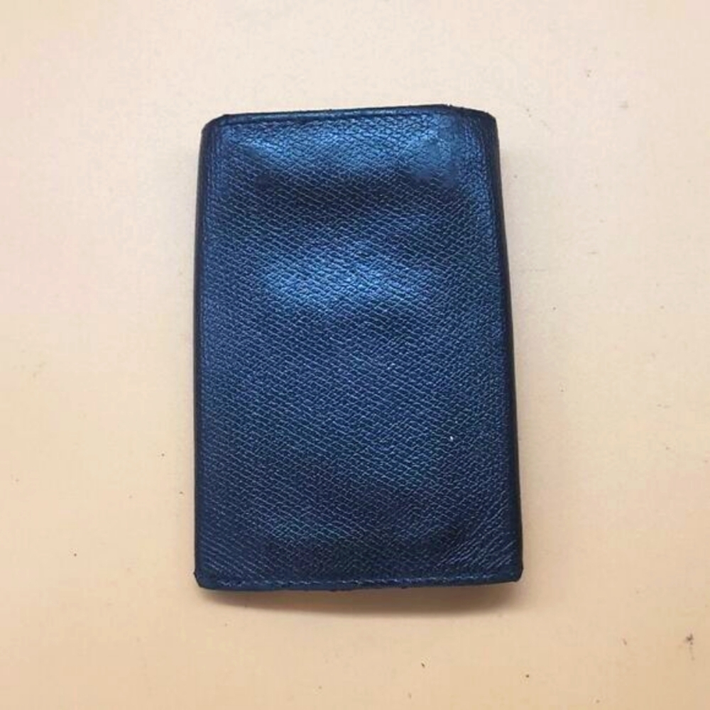 Authentic Chanel CC Logo Keycase - Picture 2 of 10